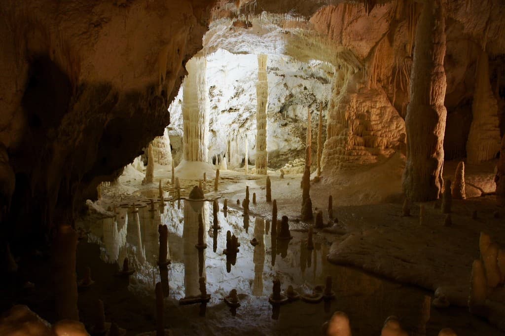 Diros Caves
